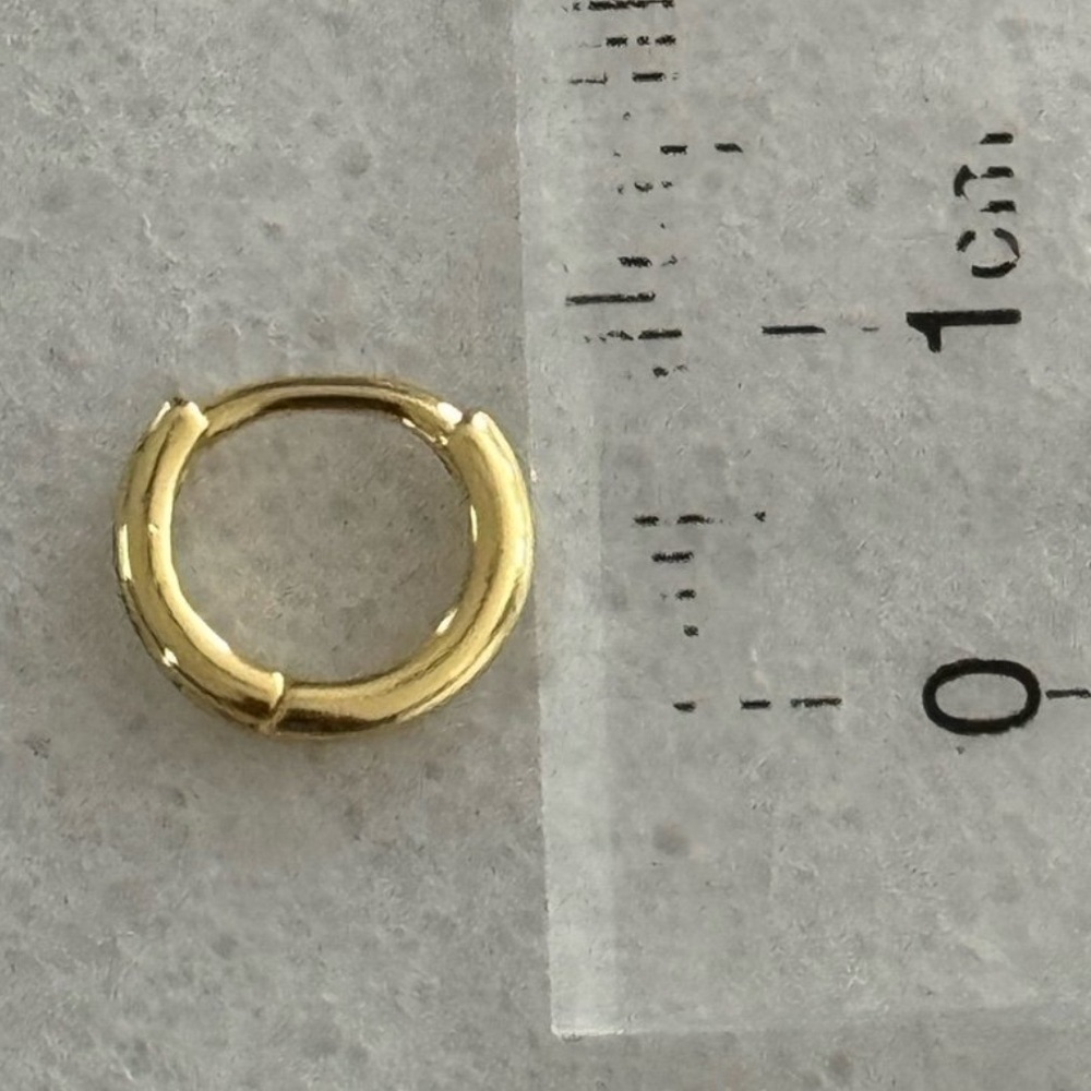 COPY - Gold Solid Huggie Hoop Small Mini Earrings 

Brand New - Picture 4 of 4